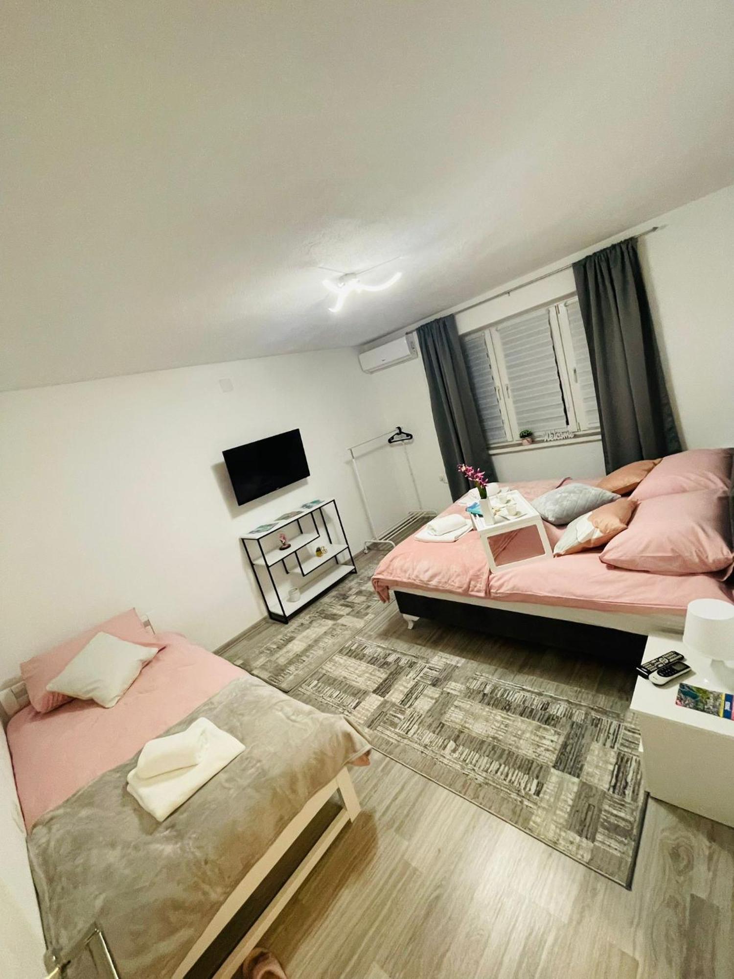 Apartment Zara Біхач Екстер'єр фото